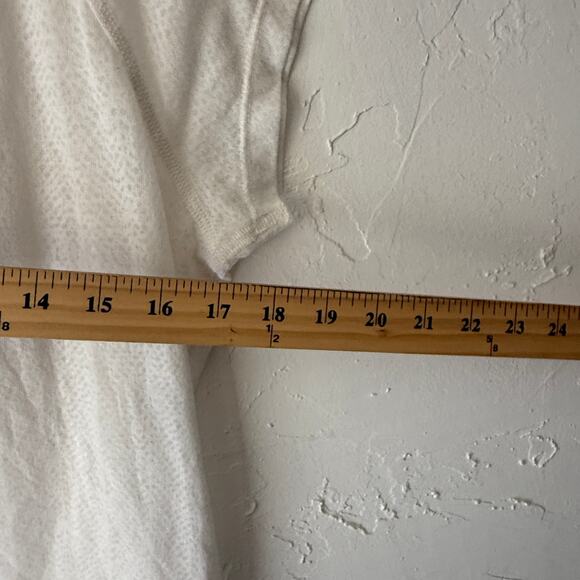 The North Face Women’s White Active Tee Shirt M Sheer‎ Lightweight Athletic Top - Picture 6 of 7